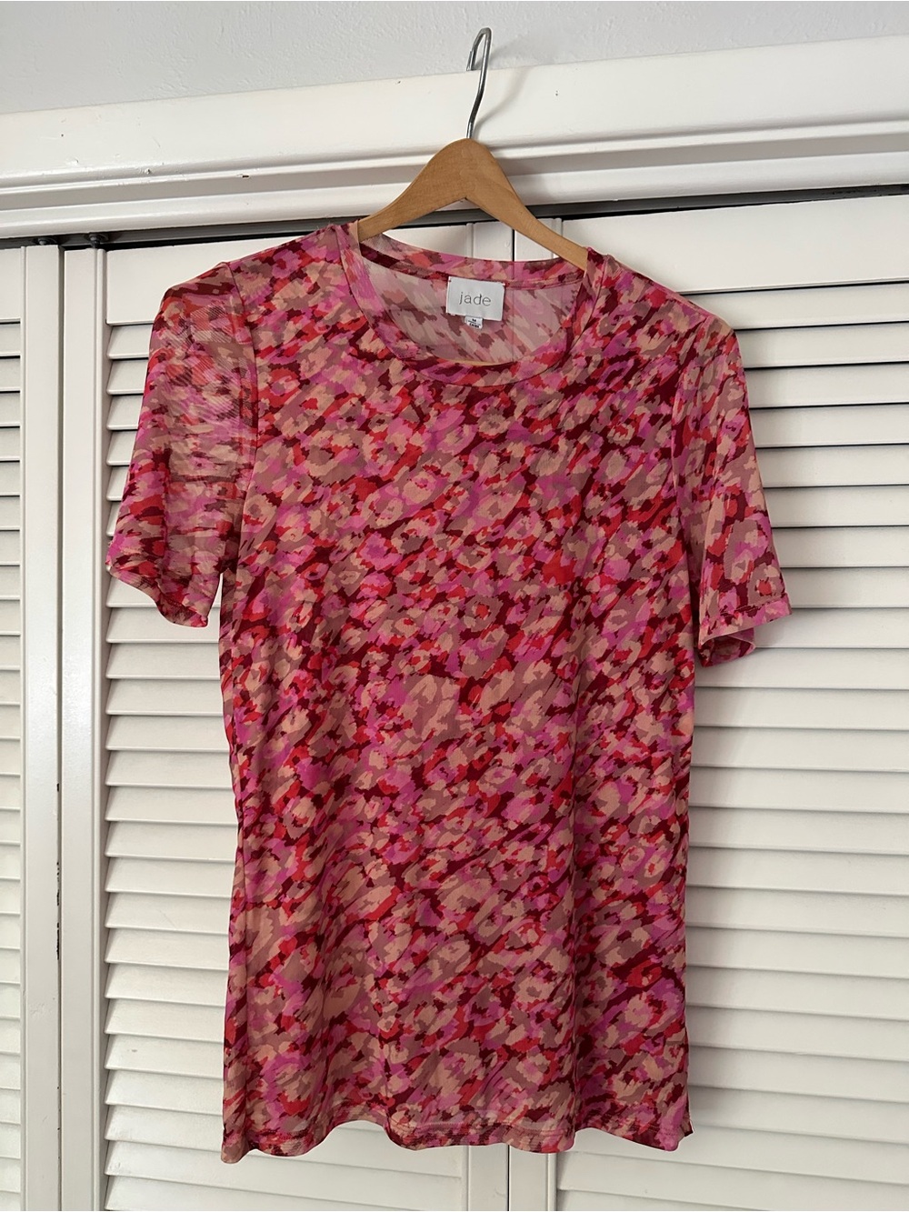 Jade by johnny was Pink & Fuchsia Floral Short Sleeve Tee EUC